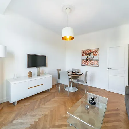 Apartment Cozystay 1814 - Stylish 1-br High Floor Cannes